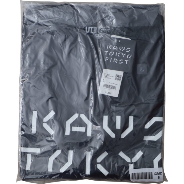 KAWS x Uniqlo Tokyo First T Shirt Black Size L AcquireItNow.com