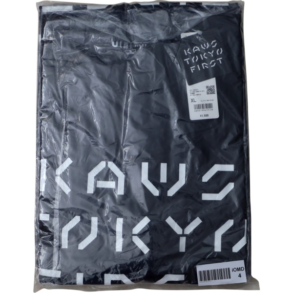 KAWS x Uniqlo Tokyo First T Shirt Black Size XL AcquireItNow.com